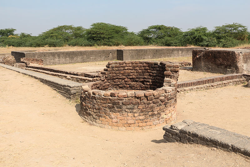 File:Archeological Remains at the Lower Town of Lothal.jpg