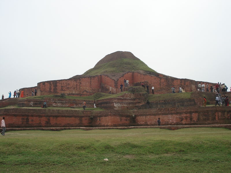 File:Ruins of the Buddhist Vihara at Paharpur.jpg