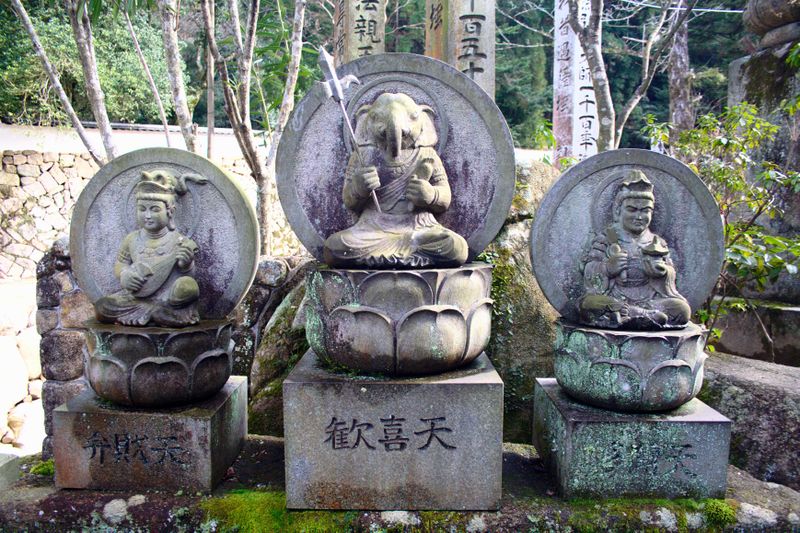 File:Saraswati, Vaishravana, and Ganesh statue Hatsukaichi.jpg