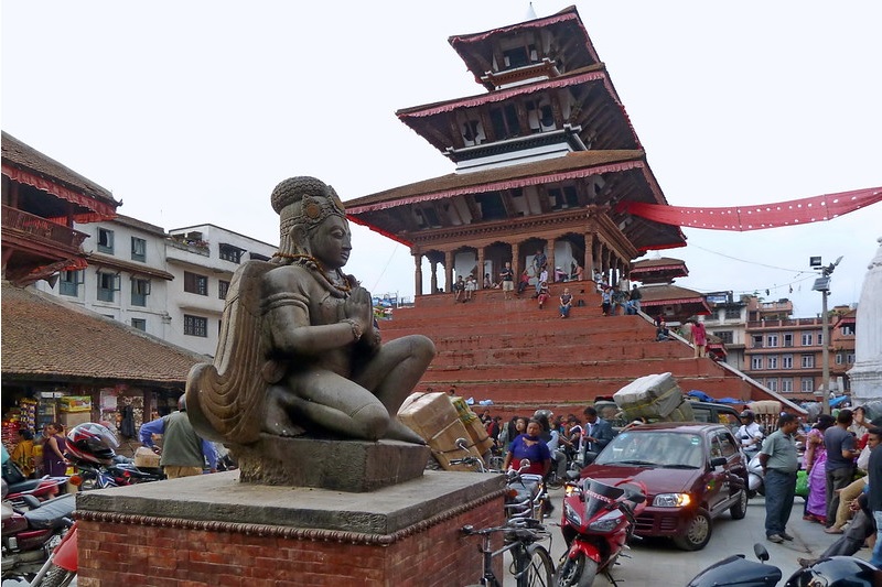 File:Garuda statue in Nepal.jpg
